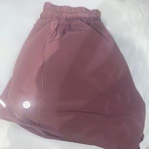 hotty hot lululemon shorts